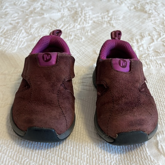 Merrell suede select grip kids shoes, Velcro closure, maroon/pink, 5.5 toddler - Picture 2 of 9